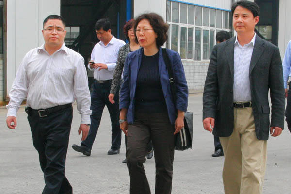 商務(wù)部機(jī)電和科技產(chǎn)業(yè)司副司長(zhǎng)劉少軍參觀(guān)中德機(jī)床